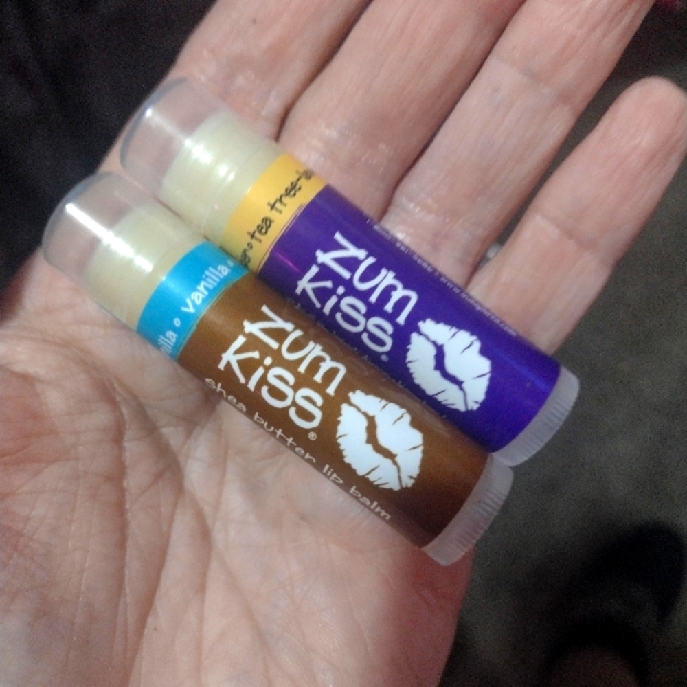 2 Zum Kiss Lip Balms (Vanilla & Tea Tree-Lavender)
